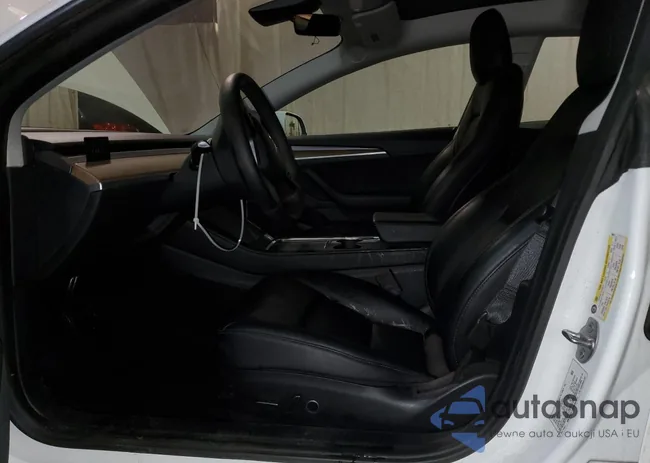 5YJ3E1EB2MF055913: 52916503