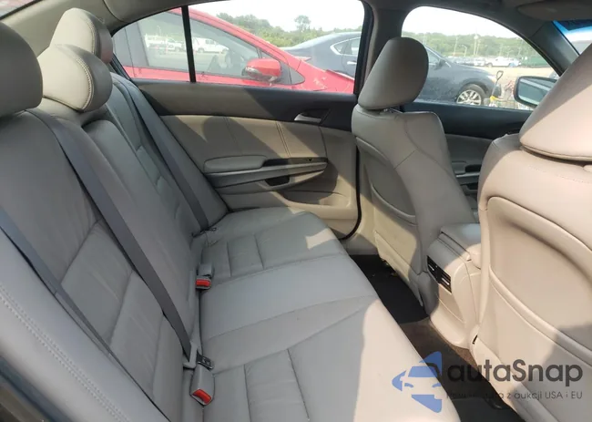 1HGCP2F82AA104021: 53598963