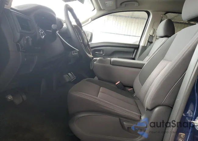 1N6AA1EE2NN104797: 60092444