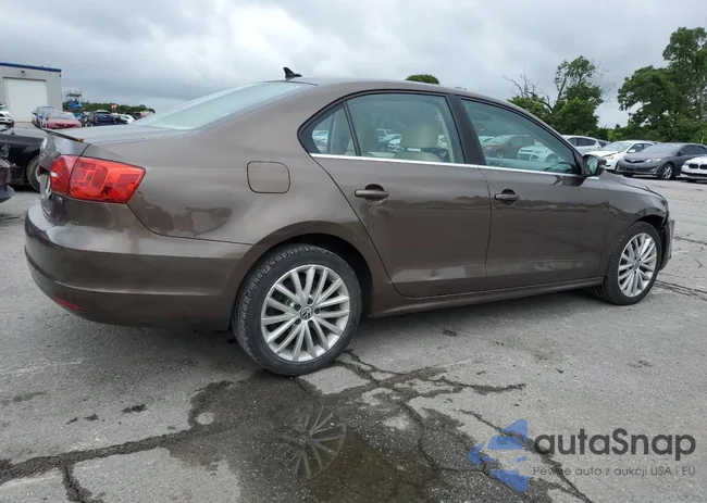 3VW3L7AJ2EM361610: 57294084