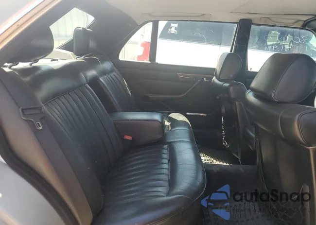 WDBCA35D2GA246302: 57923534