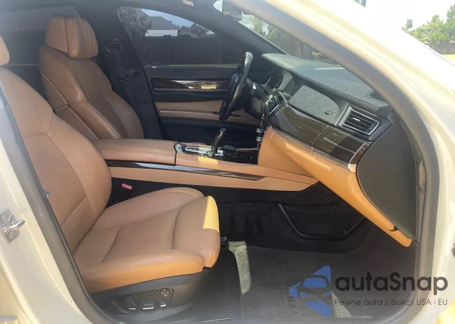 WBAKB8C58ACY64395: 61968633