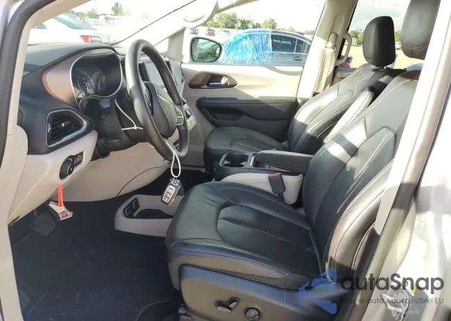 2C4RC1BG8KR561280: 60747673