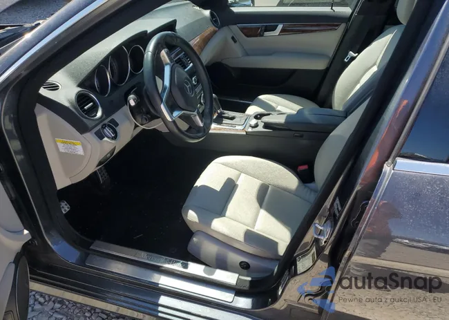 WDDGF8AB6DR247882: 61736334