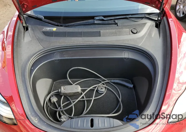 5YJ3E1EB1JF064176: 62404803