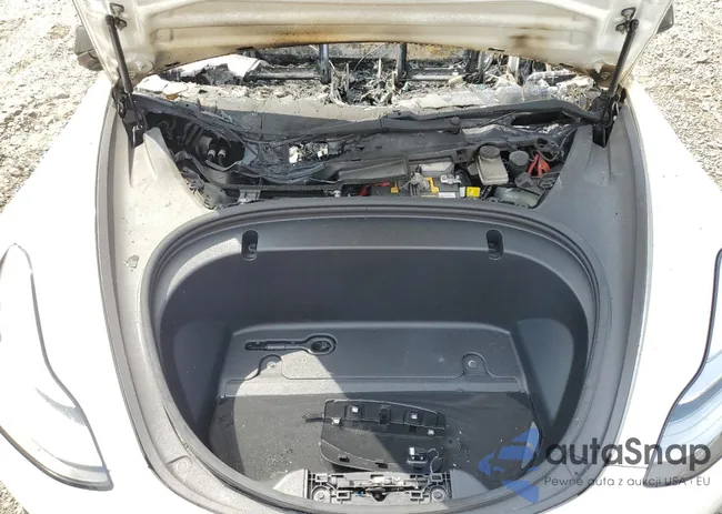 5YJ3E1EB1LF636592: 64488933