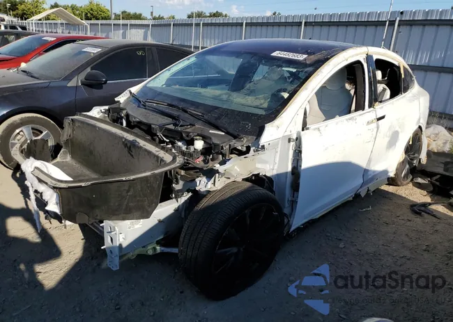 5YJXCBE20HF050017: 64482683