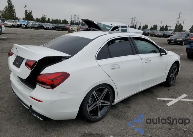 W1K3G4EB0MJ309953: 63803573