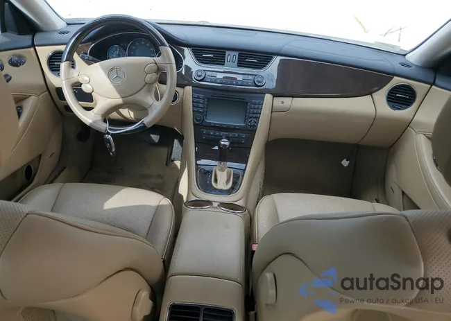 WDDDJ72X38A133879: 64001303