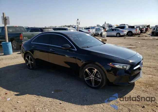 WDD3G4EB0KW024850: 66199673