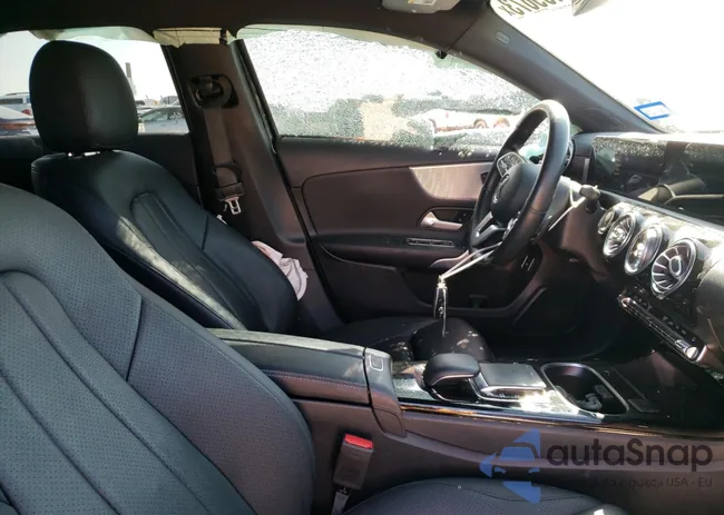 WDD3G4EB0KW024850: 66199673