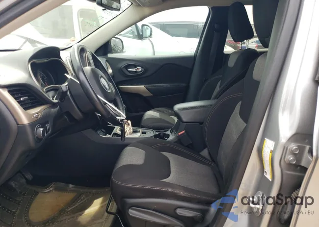 1C4PJLAS7HW571796: 62015653