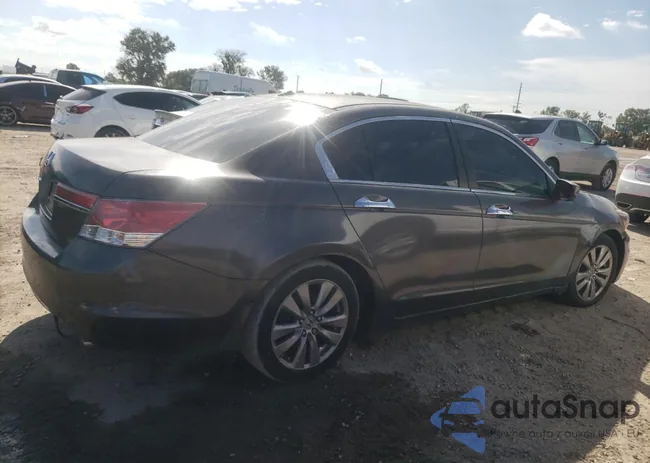 1HGCP3F80BA019217: 69008523