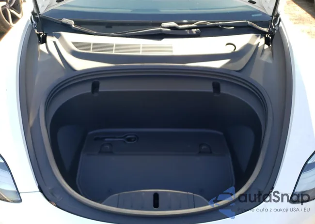 5YJ3E1EB5LF651127: 67955323