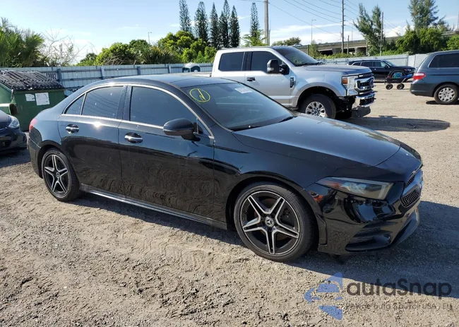 WDD3G4EB7KW012713: 67217373