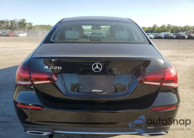 WDD3G4EB8KW024272: 66530803