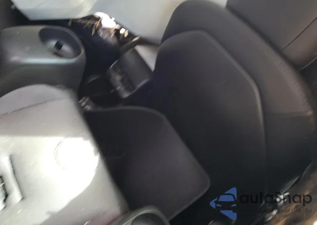 5YJ3E1EB1JF108547: 68630333