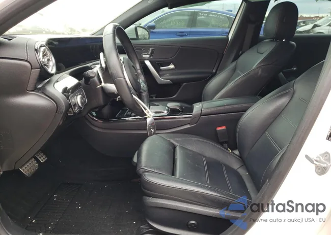 WDD3G4FBXKW019914: 69834483