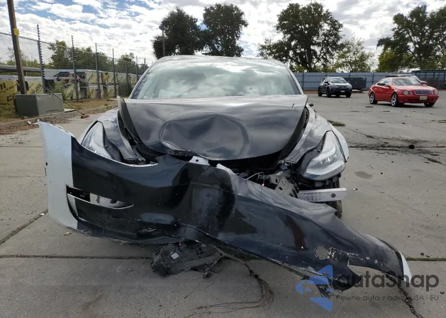 5YJ3E1EB0LF665856: 71420653