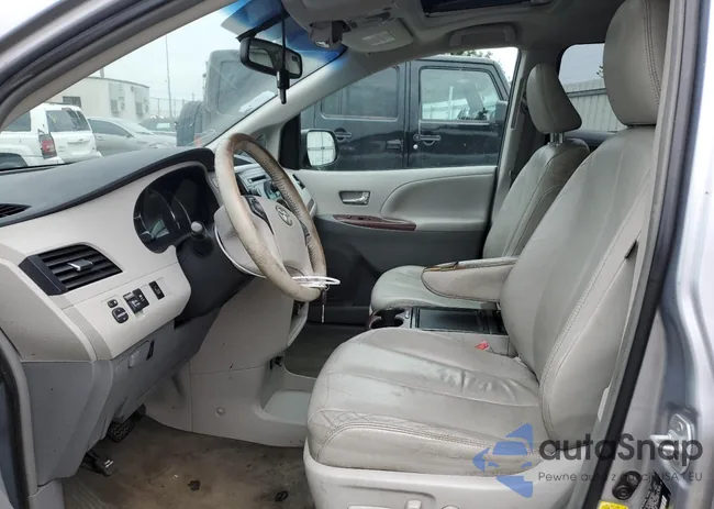 5TDYK3DC8DS285813: 70899713