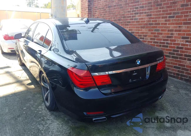 WBAKC8C58CC435970: 70894363