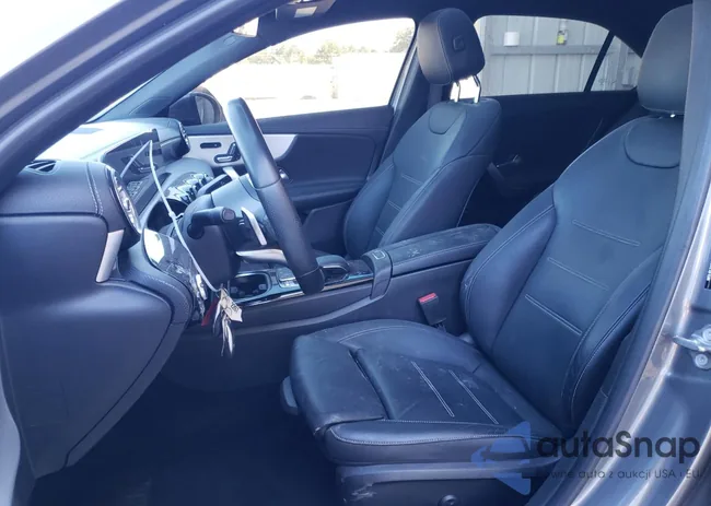 WDD3G4EB1KW015686: 70751923