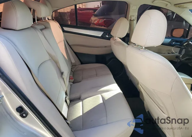 4S3BNAF63J3027835: 70788183