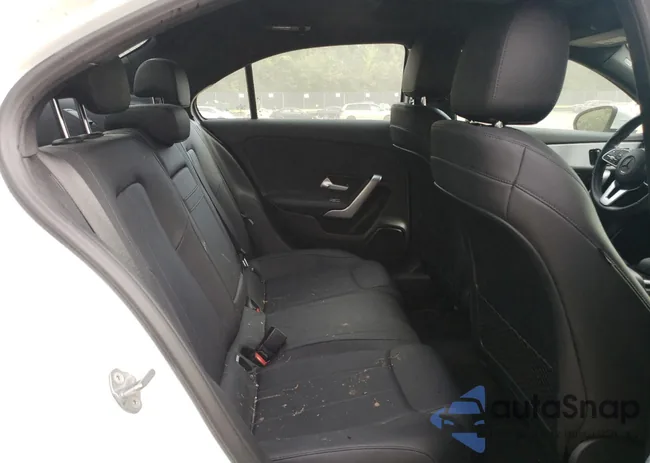 WDD3G4EB7KW026739: 70922413