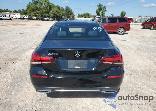 WDD3G4EB0KW032494: 70999913