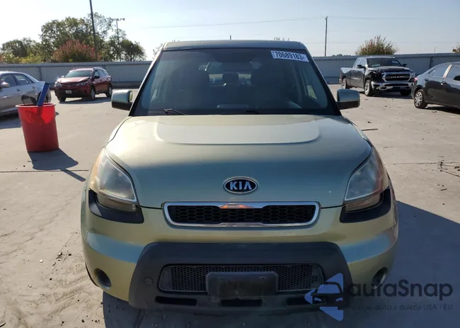 KNDJT2A27B7304167: 70689183