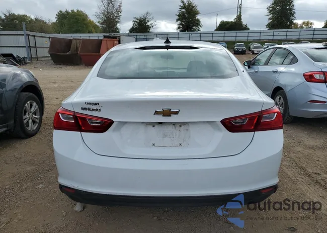 1G1ZB5STXKF228439: 72867193