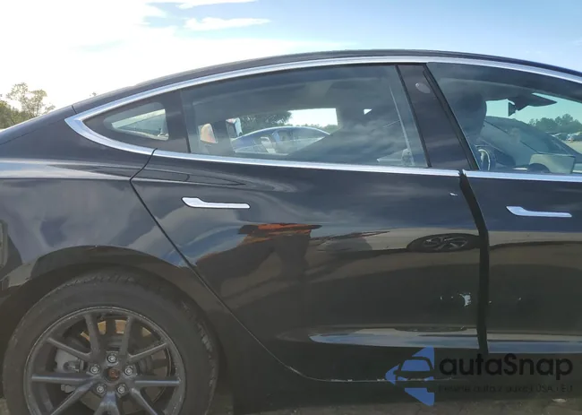 5YJ3E1EA4JF033043: 71107273