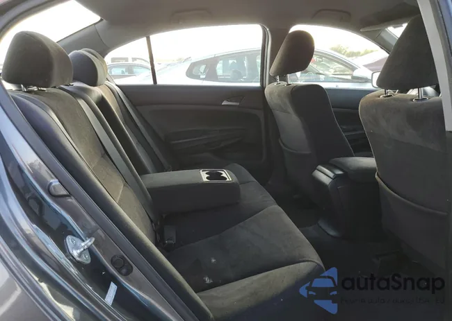 1HGCP2F42AA178603: 71995863