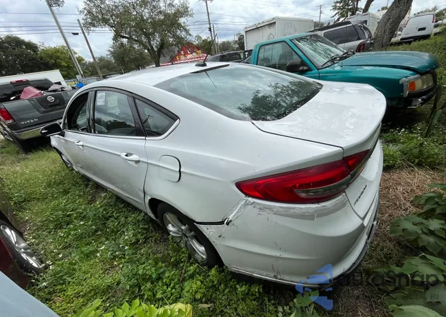 3FA6P0LU4JR137230: 72161653