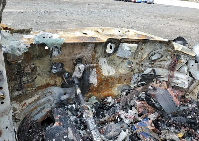 5YJ3E1EB5LF793543: 70928733