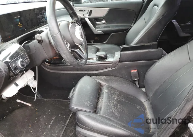 WDD3G4EB6KW019443: 68858763