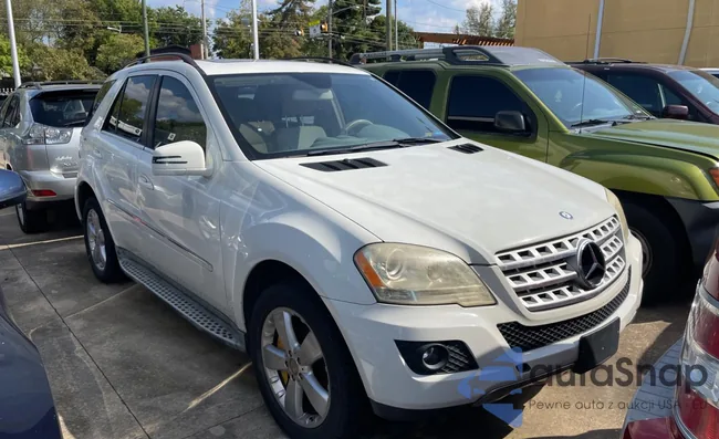 4JGBB5GB6BA695469: 70740043