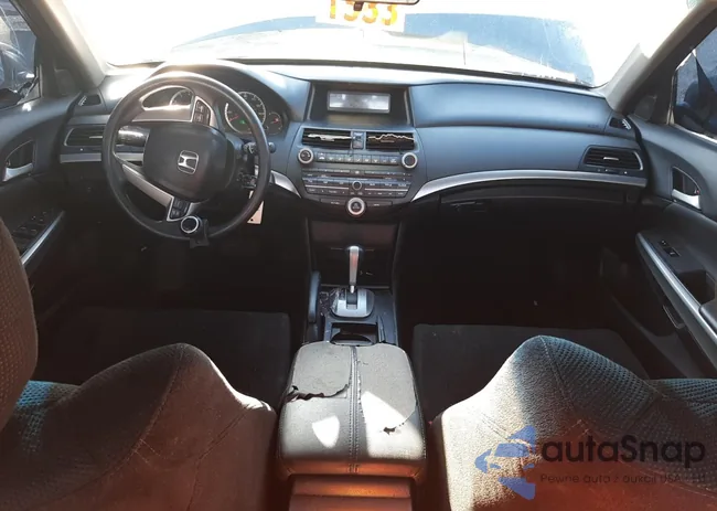 1HGCP26719A197889: 70815693