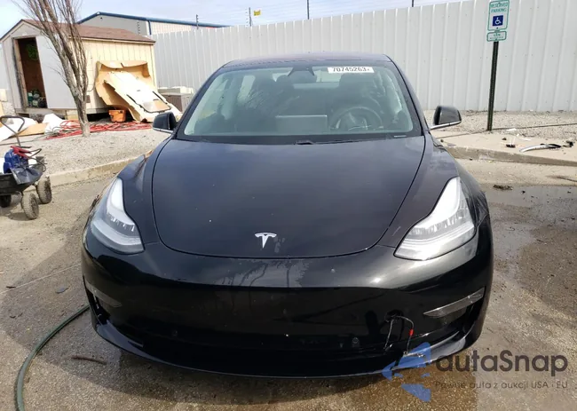 5YJ3E1EB0JF184583: 70745263