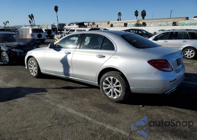 WDDZF4JB8HA208796: 75522843