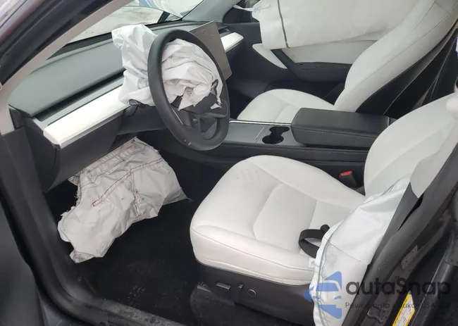 5YJYGAEE1MF270189: 76481533