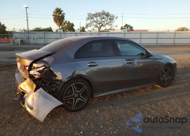 WDD3G4EB4KW002804: 77370293