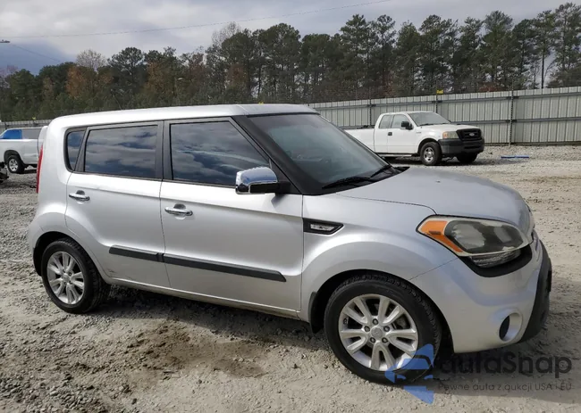 KNDJT2A56D7576125: 77410943