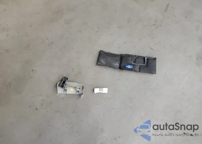 1FMJU1J51DEF17840: 75856863