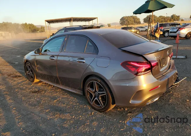 WDD3G4EB4KW002804: 77370293