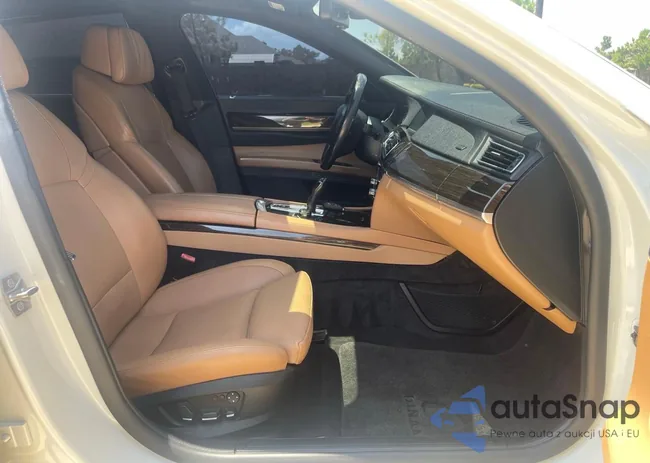 WBAKB8C58ACY64395: 76180313