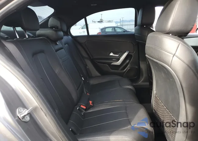 WDD3G4EB4KW034829: 82161473