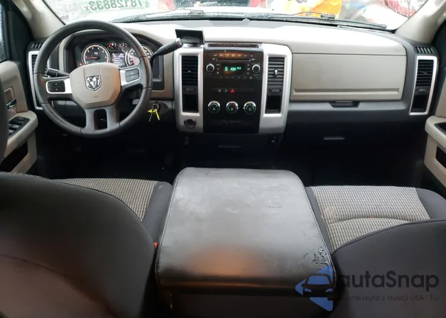 1D3HB18T19S709496: 78128833