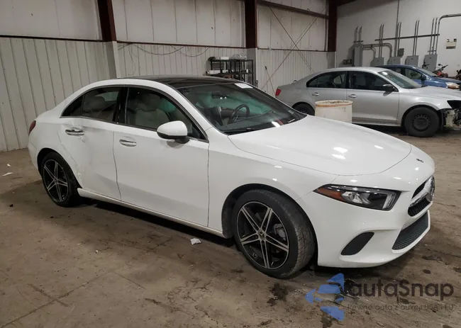 W1K3G4FB2MJ296315: 79173863