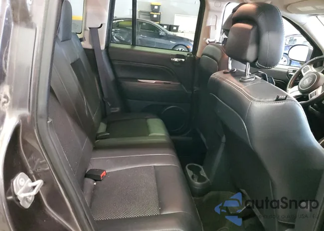 1C4NJDEB2GD756260: 81884233